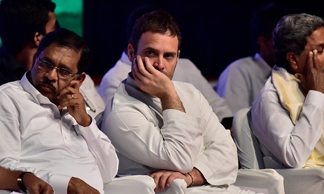 Congress President Rahul Gandhi and Karnataka Chief Minister Siddaramaiah. (Arijit Sen/Hindustan Times via Getty Images)&nbsp;