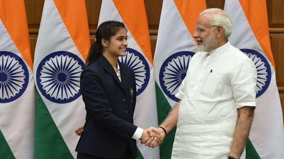 Manu Bhaker meeting the prime minister before departing for the youth olympics.