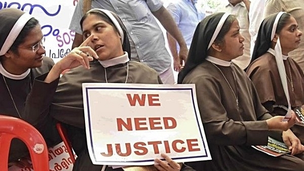 Nuns seen protesting against Jalandhar Bishop Franco Mulakkal (Pic: Twitter)