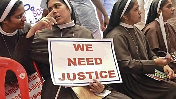 Nuns seen protesting against Jalandhar Bishop Franco Mulakkal (Pic: Twitter)