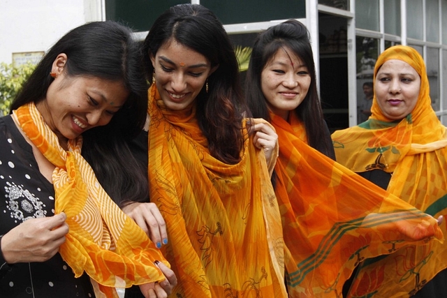 BJP merchandise being sold (Arvind Yadav/Hindustan Times )