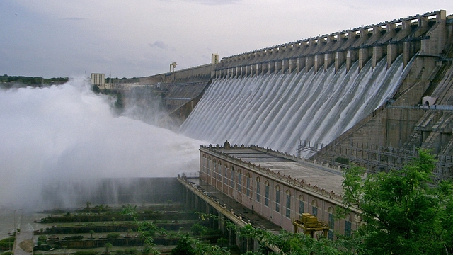 Nagarjuna Sagar Dam (Sumanth/Wikipedia) 