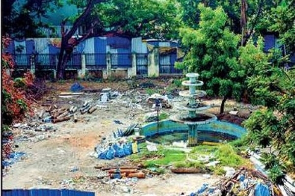 Lone Square Park in Broadway, Chennai, is in shambles.&nbsp;