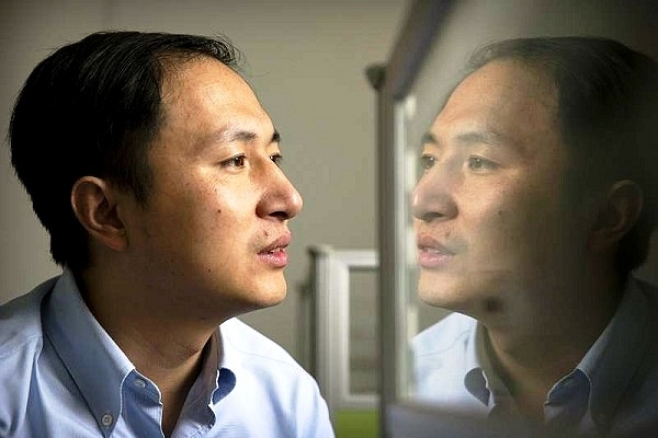 Chinese scientist  He Jiankui (@DDNewsLive/Twitter)