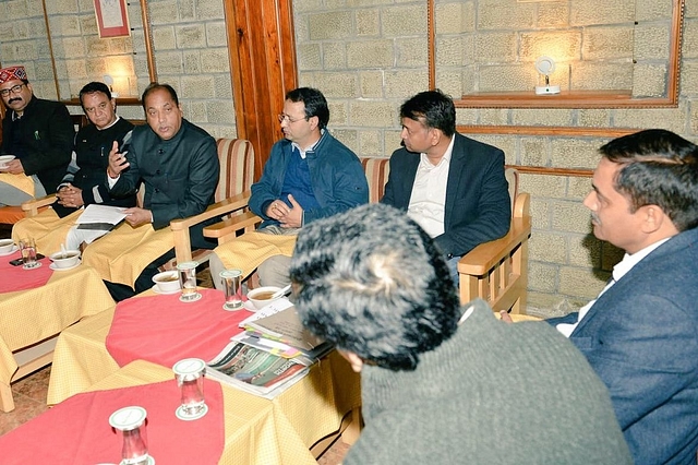 Himachal CM Jairam Thakur With The Inter Ministerial Central Team (Photo Via Twitter)