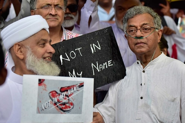 Theatre personality Girish Karnad joins people to support a campaign ‘Not in My Name’ in protest against the lynching of Muslim boy, at Town Hall on 28 June 2017 in Bengaluru. (Arijit Sen/Hindustan Times via Getty Images)