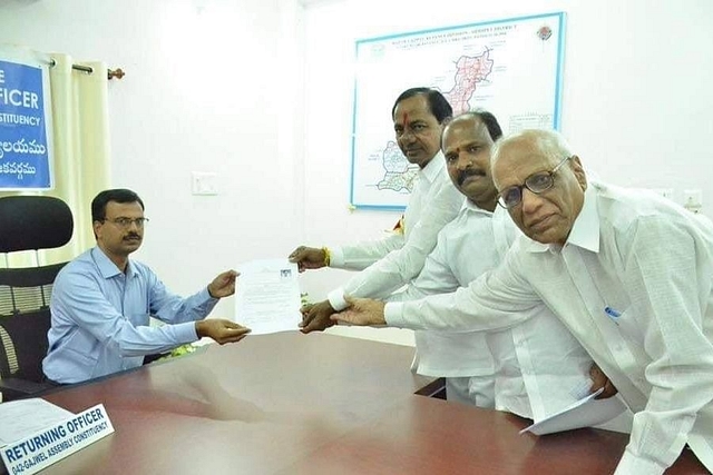 KCR filing his nomination (@ShaikParvezAhm2/Twitter)