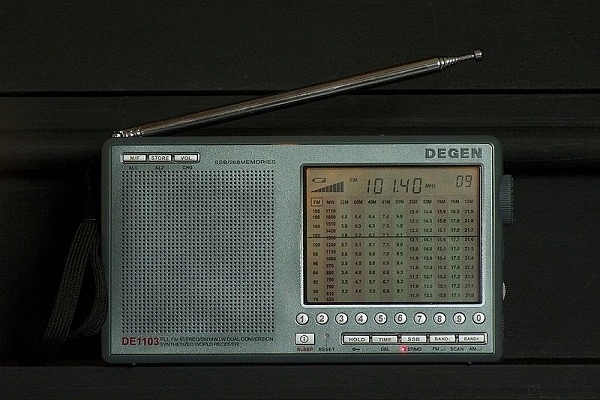 A representative image of a world mini-receiver radio. (Pic by Mohylek via Wikipedia)