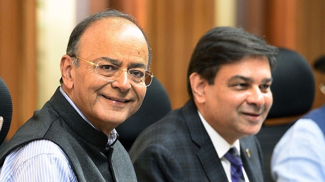 Finance Ministry, Arun Jaitley with RBI Governor, Urjit Patel. (Mohd Zakir/Hindustan Times via Getty Images)