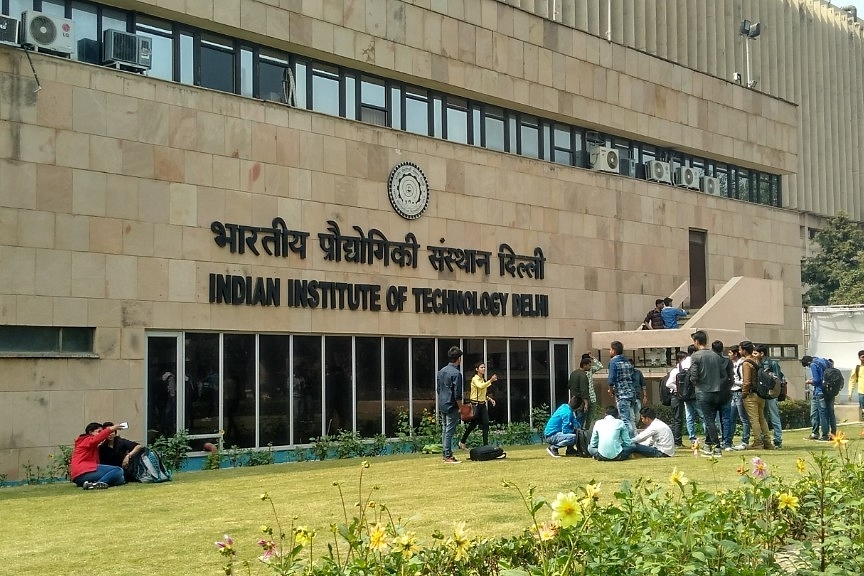 IIT- DELHI (@asadkelectro/Wikipedia)