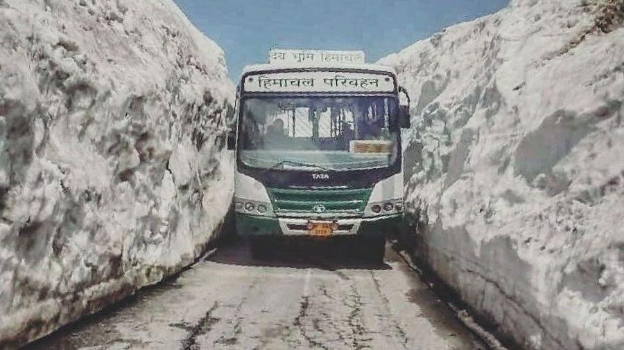 After Opening Rohtang Pass For Small Vehicles, BRO Opens Manali-Keylong Road For Vehicular Traffic
