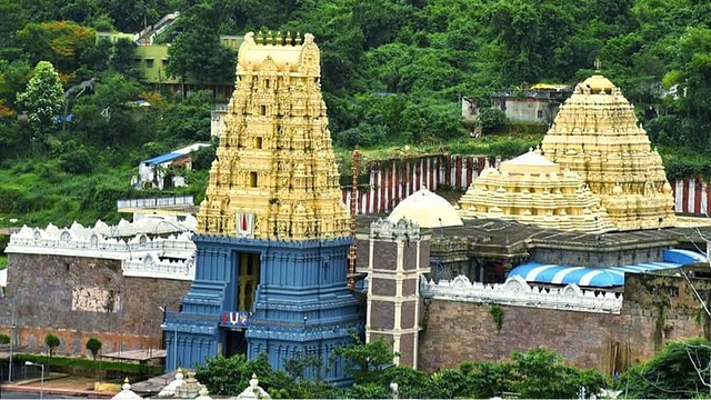 Simhachalam Temple (Vizag - The City Of Destiny / photo via Facebook)&nbsp;