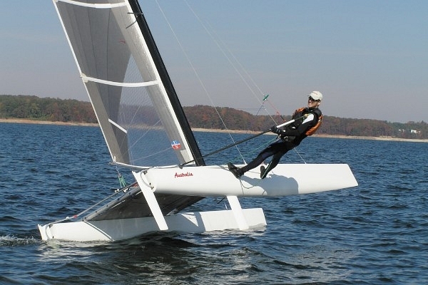 A catamaran in action (Yetanotheraccount1/Wikipedia)