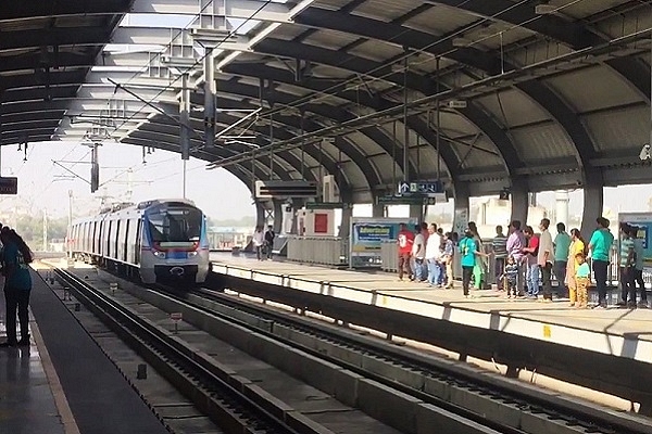 Hyderabad Metro entering a station (@hmrgov/Twitter)