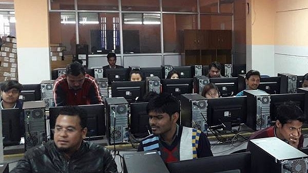 Students giving online tests (@ATTCSikkim/Facebook)