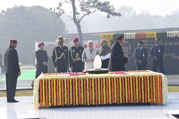 PM Modi offering his tribute to Atal Bihari Vajpayee (@PIB_India/Twitter)