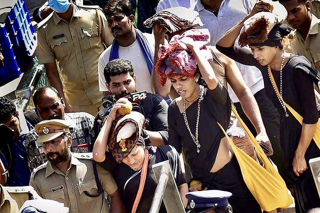 Tension resurfaces at Sabarimala as 12 women belonging to Chennai-based Manithi arrived at Pampa base camp (pic via Twitter)