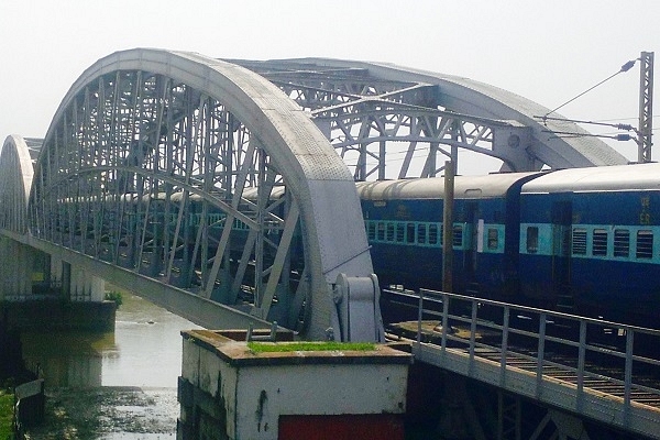 Representative Image (@railwaybridges/Facebook)