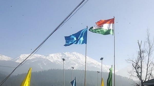 The Tricolour flying with the CRPF flag at the CRPF battalion headquarters at Pahalgam. (Pic via Twitter)