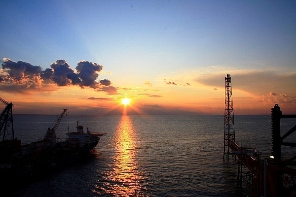 Representative image of a gas field (Pic via Wikpedia)