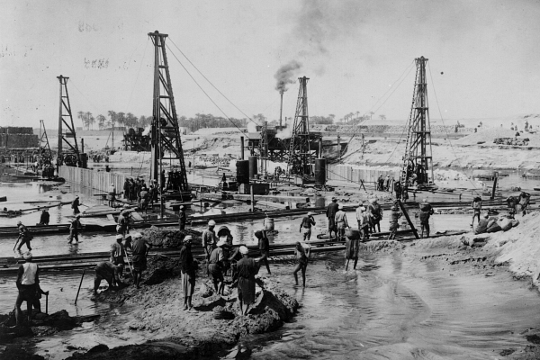 circa 1900: Workers building a dam, probably in India. (Hulton Archive/Getty Images)