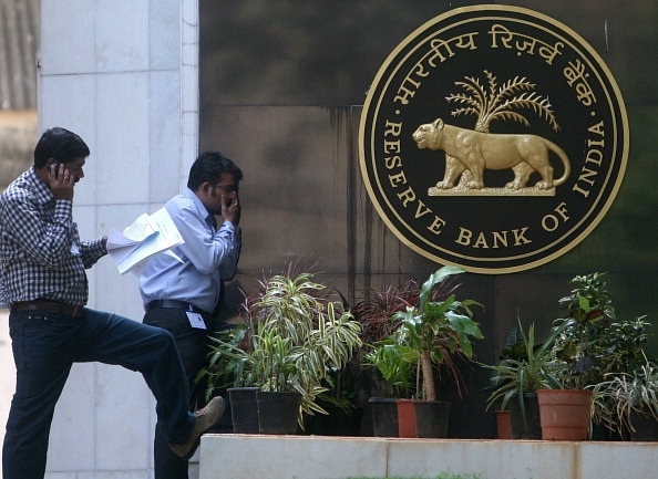 Media persons in front of the RBI headquarters at Mumbai. (Photo by Nagesh Ohal/India Today Group/Getty Images)