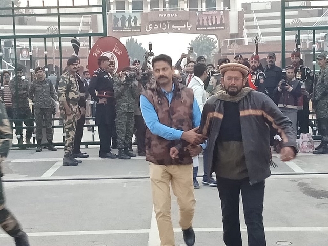 Hamid Ansari has returned to his family after six agonising years in the Pakistani jail. Image courtesy of twitter.com/Ajaybis.&nbsp;