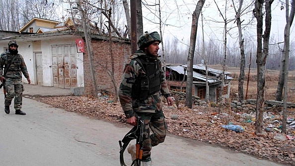 Indian Army soldiers return from an encounter site in Kashmir. (Representative Image) (Waseem Andrabi/Hindustan Times via Getty Images)