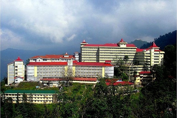 Following Specialist Crunch, Himachal Plans To Withhold Doctors’ Degrees To Ensure They Serve In The State