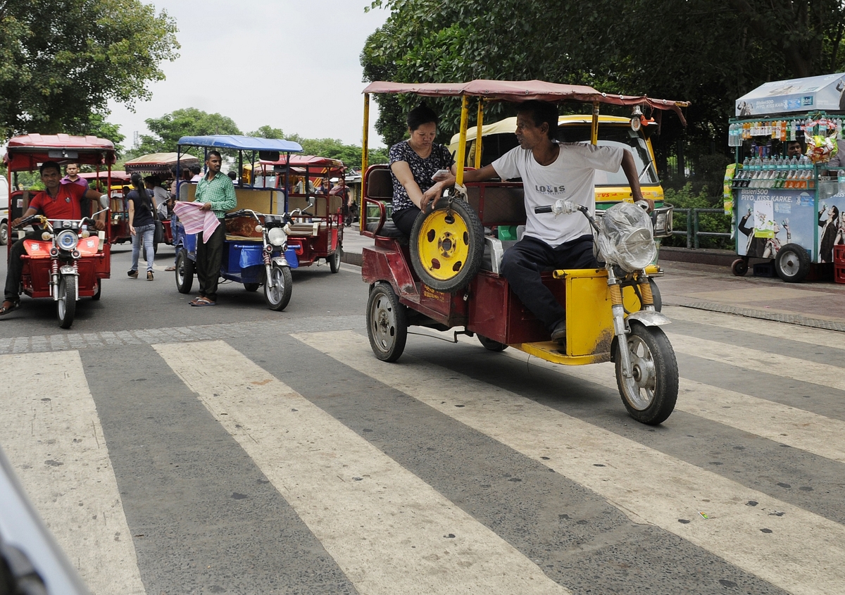 The Electric Revolution Is Here to Stay: Mahindra Bags Order To Sell 20,000 E-Rickshaws