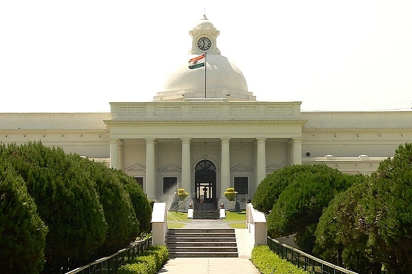 Main administrative building of IIT Roorkee (Sidbiv via Wikimedia Commons)