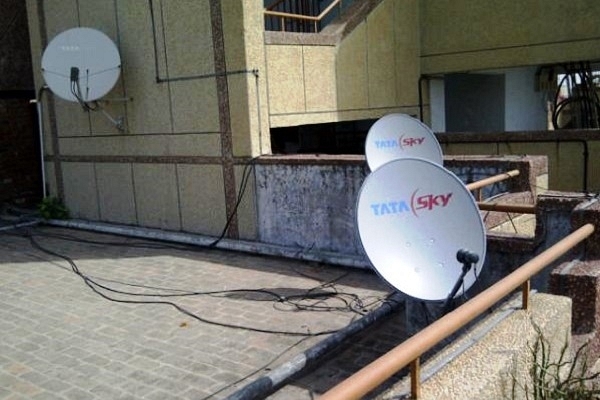 Tata Sky dish (@akshay_khanna/Twitter)