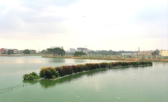 Kiran Mazumdar Shaw’s Biocon Foundation Lake Revival Mission breathes life into Hebbagodi Lake in E-City, Bengaluru. (Image courtesy of twitter.com/Bioconlimited)&nbsp;