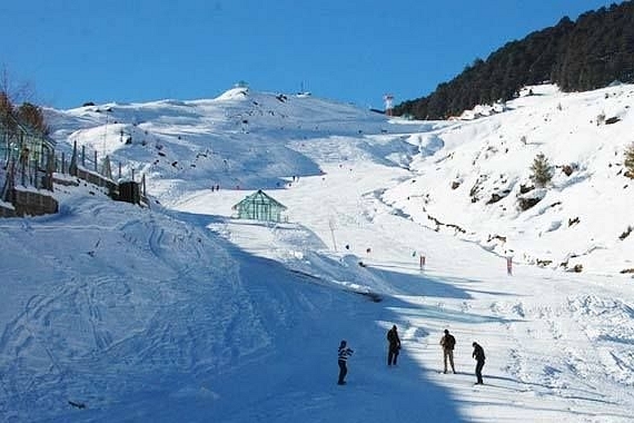 As Himachal Pradesh, Uttarakhand Get Wrapped In Blanket Of Snow, Tourists Flock To Hill Stations Like Shimla, Manali