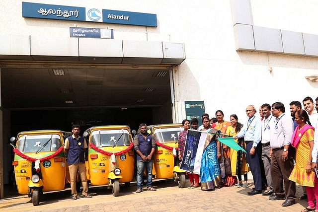 The three e-autos at Alandur station (Image courtesy of facebook.com/chennaimetrorail).&nbsp;