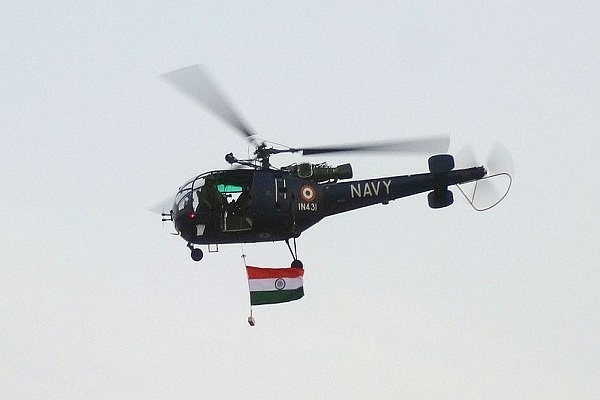 A naval HAL Chetak flying the Tricolour. (Pic by Nani1992/Wikipedia)