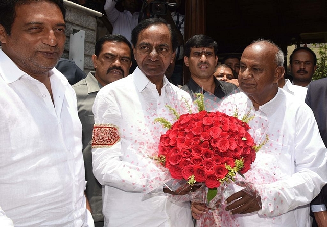 Janata Dal (Secular) chief H D Deve Gowda, Telangana Chief Minister K Chandrasekhar Rao and actor Prakash Rai in Bengaluru. (Photo by Arijit Sen/Hindustan Times via Getty Images)