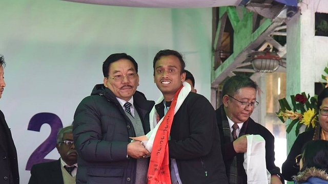 Sikkim Chief Minister Pawan Chamling hands out appointment letters. (pic via Facebook)