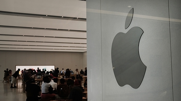 An Apple logo (Photo by Spencer Platt/Getty Images)