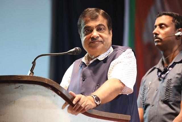 Nitin Gadkari addressing BJP workers in Vijayawada. (Image courtesy of twitter.com/nitin_gadkari)