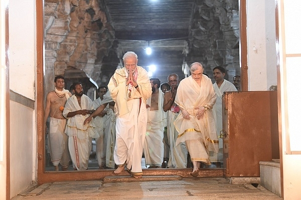 PM Modi offers his prayers at the Sree Padmanabhaswamy temple in Thiruvananthapuram. (@narendramodi/Twitter)