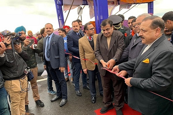 Nitin Gadkari inaugurating the bridge (@nitin_gadkari/Twitter)