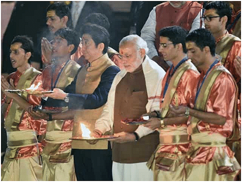 Japanese Prime Minister Shinzo Abe performing Ganga Aarti along with PM Modi