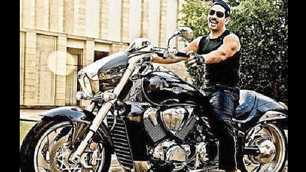 Robert Vadra on his bike (Pic via Twitter)