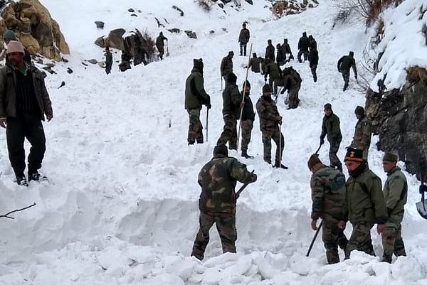 Himachal Avalanche: Indian Army Patrolling Party Hit; One Dead, Five Trapped As Rescue Operations Underway
