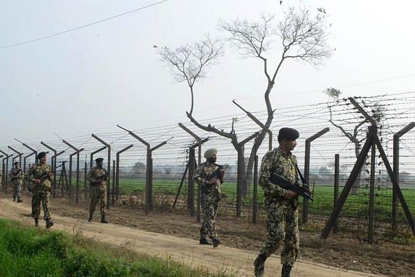 Troops at the India-Pakistan border