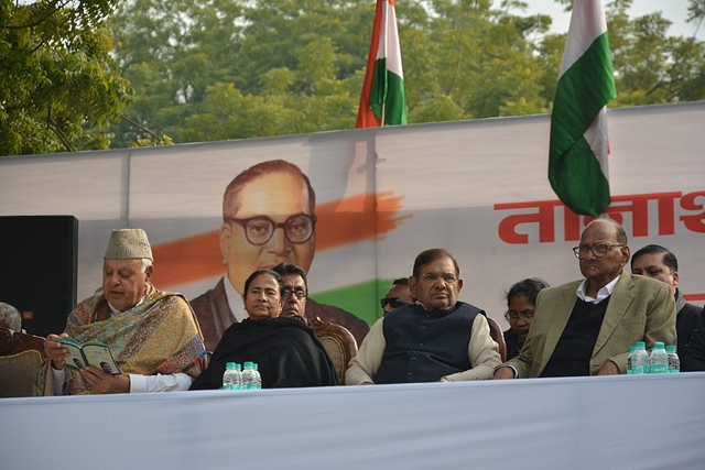 Opposition leaders during 13 February AAP rally in New Delhi (@AamAadmiParty/Twitter)