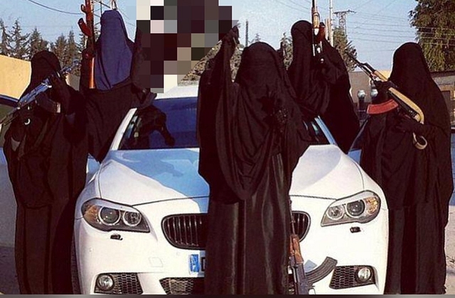 The picture of Jihadi brides who left US to join ISIS (Source: @EXEINTEL/Twitter)