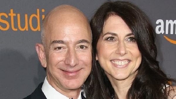 Jeff and Mackenzie Bezos. (Facebook/MacKenzie - Bezos)