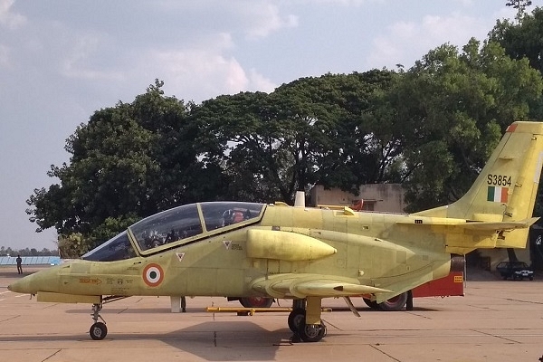 The modified HJT-36 Sitara trainer aircraft (@livefist/Twitter)